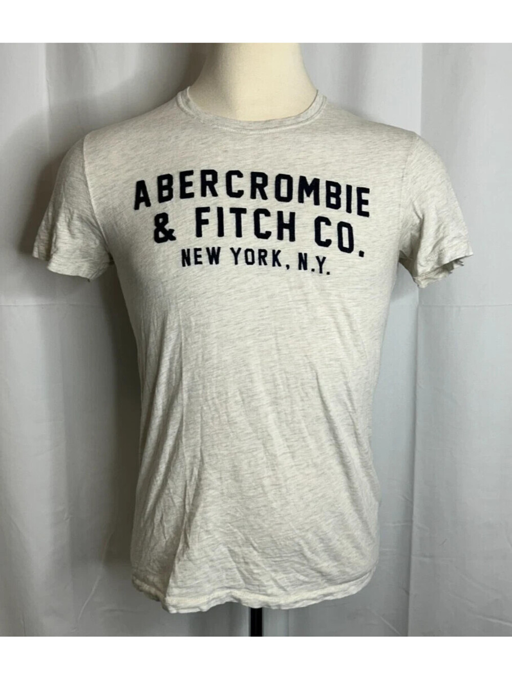 Abercrombie & Fitch Men's Size S Gray/White Undertones Navy Spell Out T-Shirt